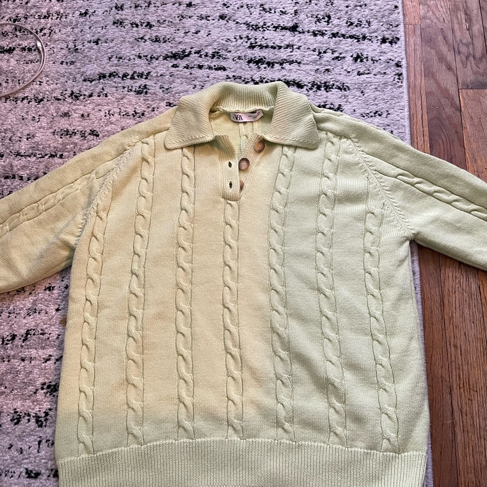 ZARA Light Green Women’s Cable Knit Sweater